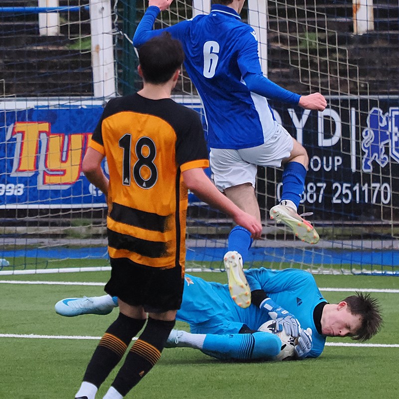  Under 17s Open with a Draw